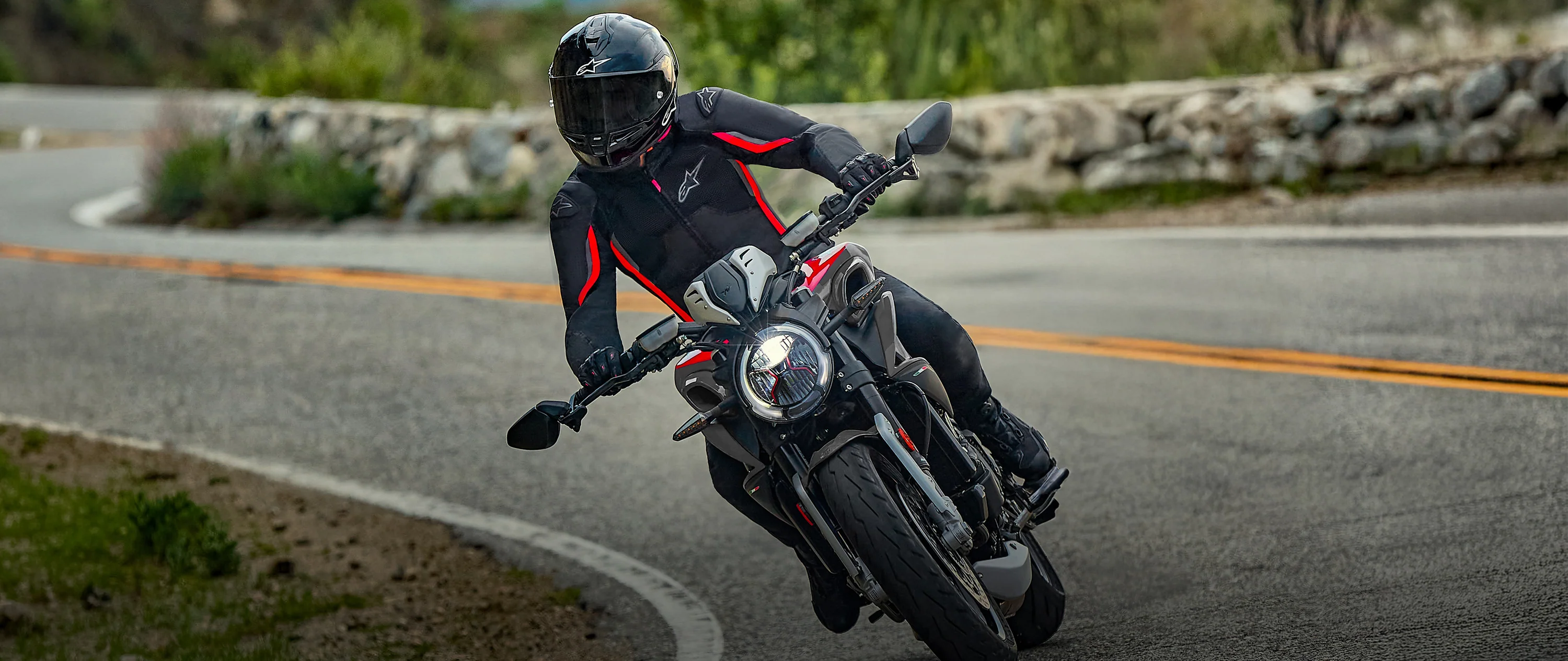 Domine a Estrada com Alpinestars